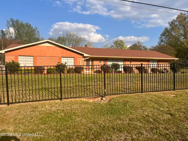 16 Nelson Circle, Jackson, MS 39212