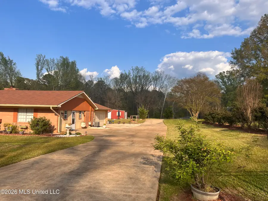 16 Nelson Circle, Jackson, MS 39212 - #3