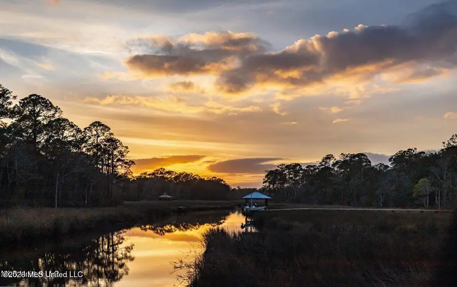 210 Bluff Cove, Ocean Springs, MS 39564 - #2