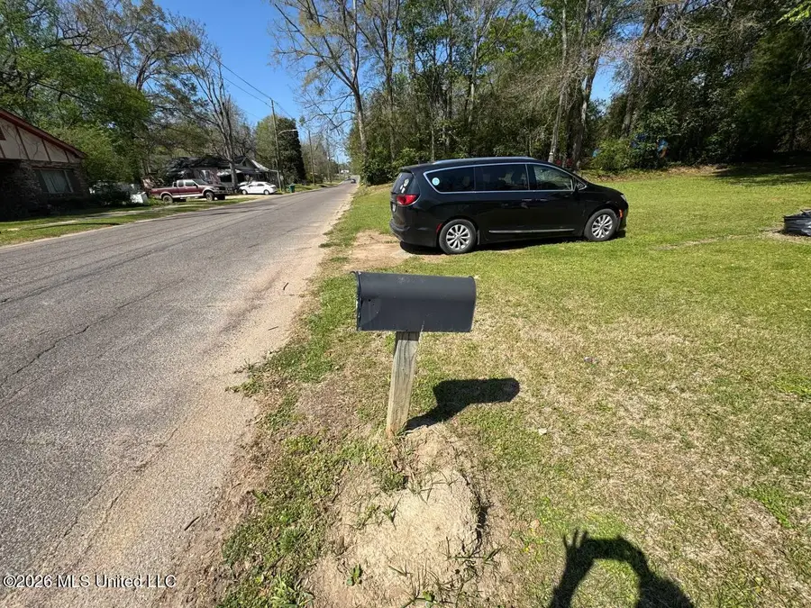 1904 10th Avenue, Meridian, MS 39301 - #3