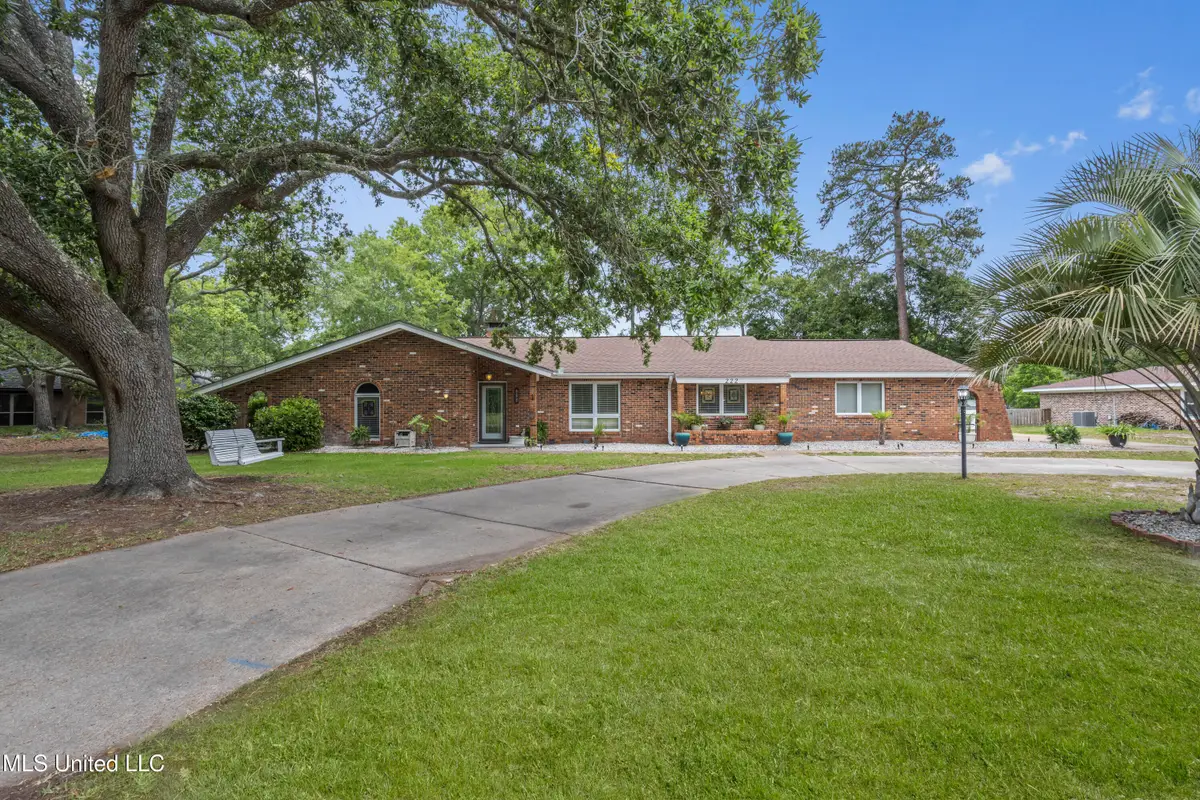 222 Glen Eagles Drive, Ocean Springs, MS 39564 - #1