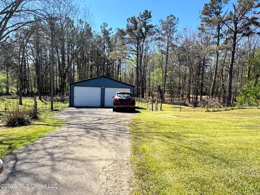 24 Evergreen Lane, Holly Springs, MS 38635 - #2