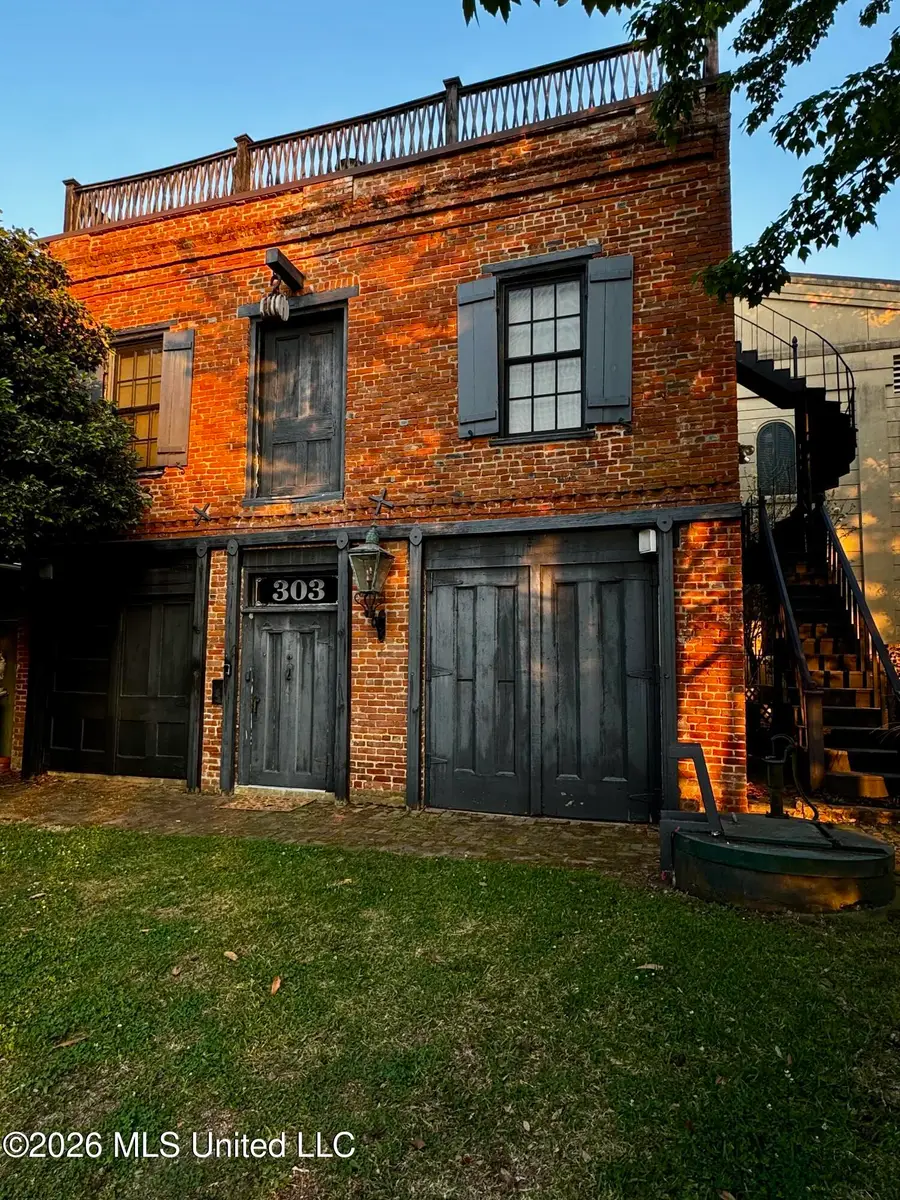 303 N Commerce Street, Natchez, MS 39120 - #2