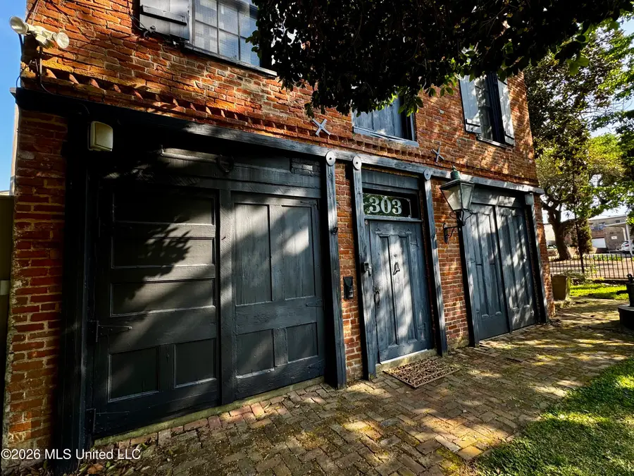 303 N Commerce Street, Natchez, MS 39120 - #3