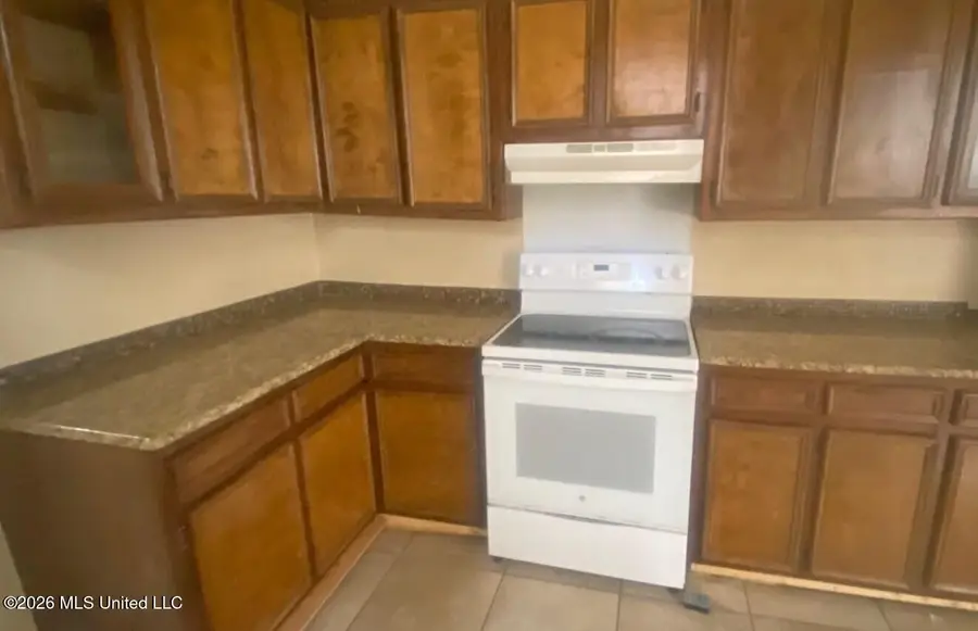 221 E Center Street, Canton, MS 39046 - #2