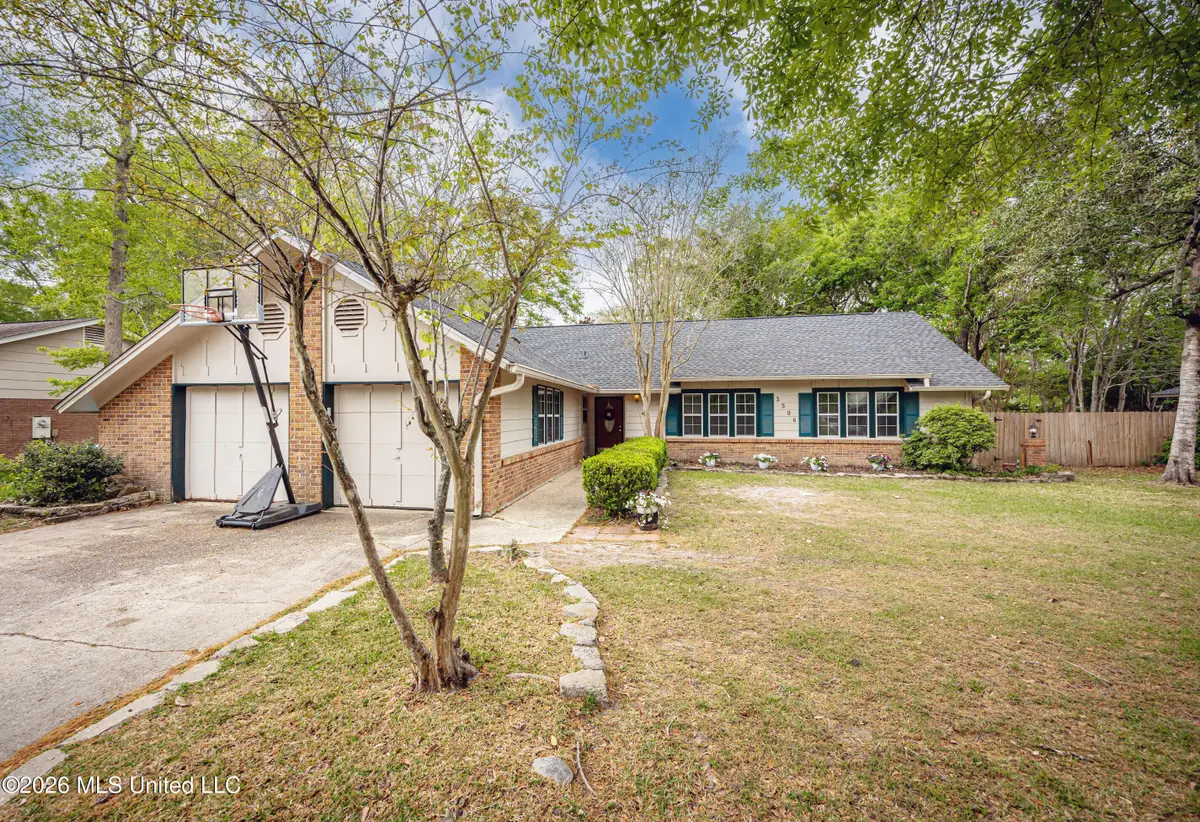 3506 King George Street, Ocean Springs, MS 39564 - #1