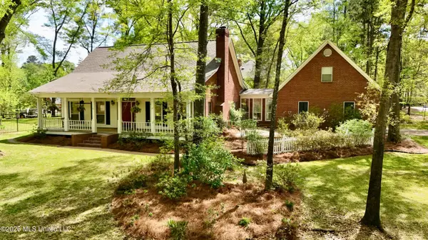 10 Charleston Avenue, Clinton, MS 39056