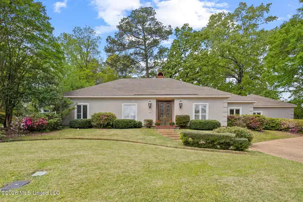 11 Highland Meadows Drive, Jackson, MS 39211