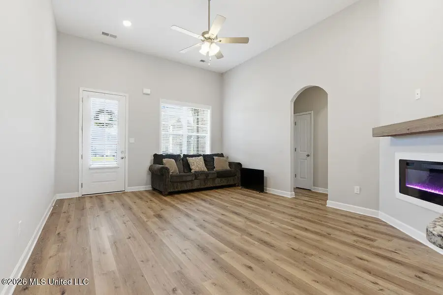 9115 S Lakeside Circle, Walls, MS 38680 - #3