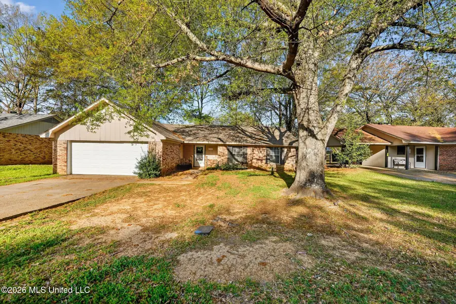 2141 Thousand Oaks Drive, Jackson, MS 39212 - #3