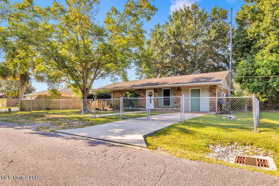 522 Genin Street, Bay Saint Louis, MS 39520 - #3