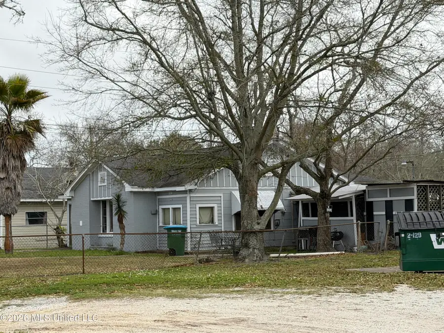 3210 Old Mobile Avenue, Pascagoula, MS 39581 - #3