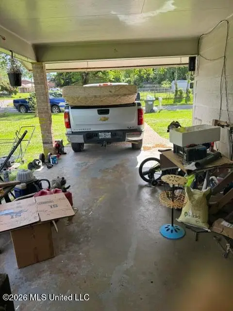 121 Oakhill Drive, Natchez, MS 39120