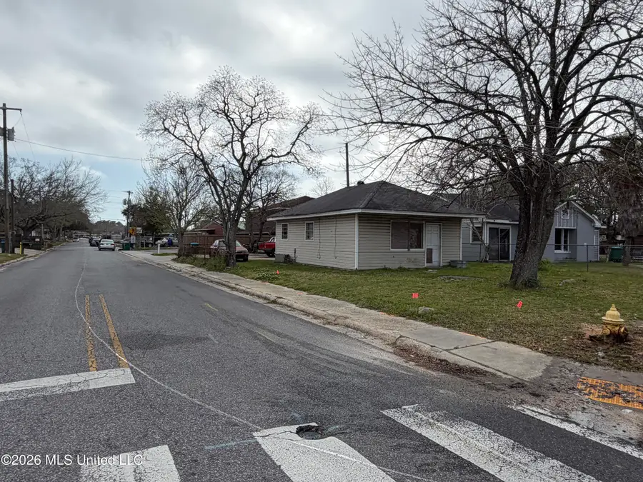 3212 Old Mobile Avenue, Pascagoula, MS 39581 - #2