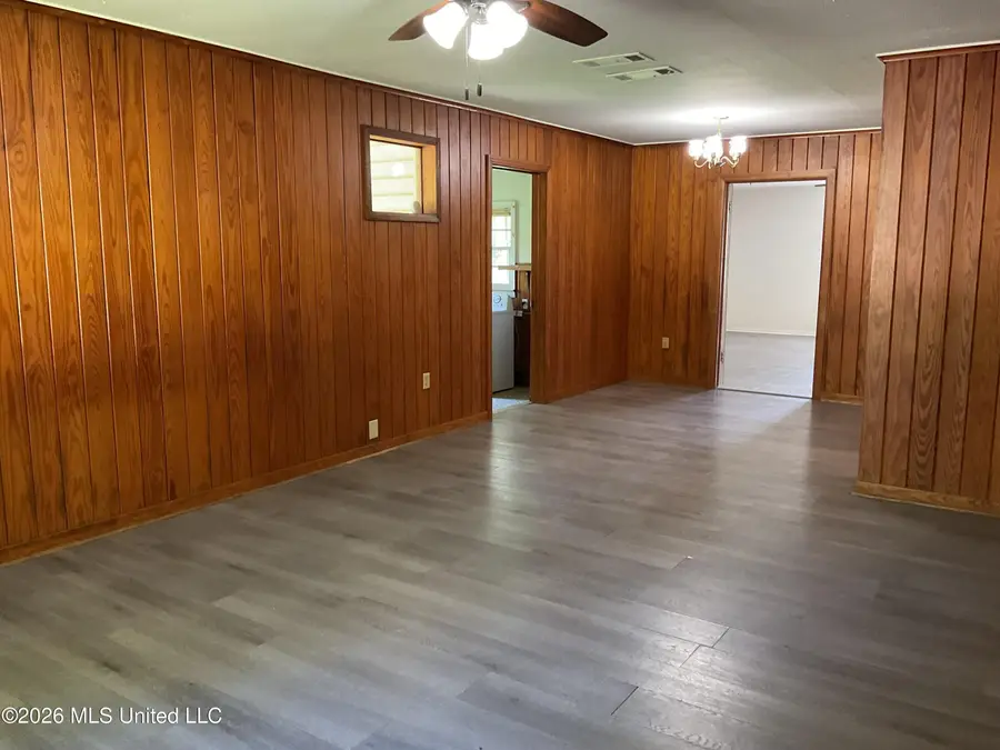 603 N Oak Avenue, Braxton, MS 39044 - #2