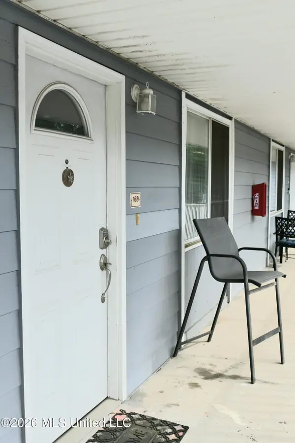 1664 Beach Boulevard, Biloxi, MS 39531