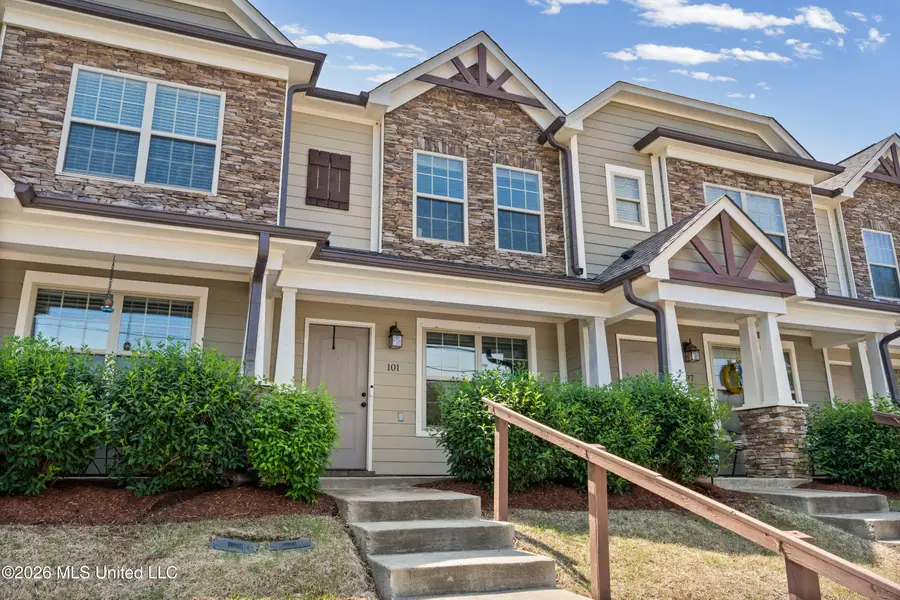 101 E Valley Street, Hernando, MS 38632 - #3