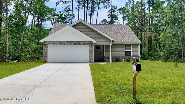 629 Oak Street, Ocean Springs, MS 39564