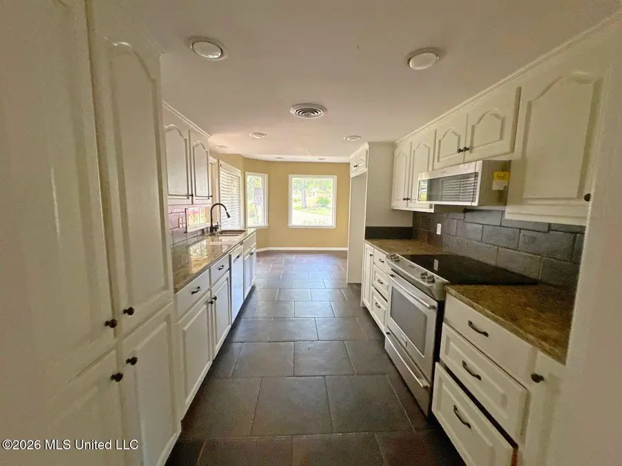 4 Southwood Boulevard, Clinton, MS 39056 - #3