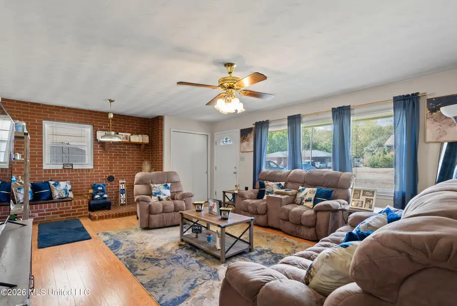 715 Coleman Avenue, Holly Springs, MS 38635 - #2