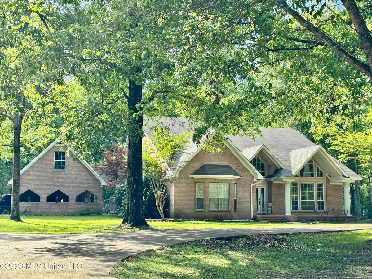 621 S Springlake Circle, Terry, MS 39170 - #1