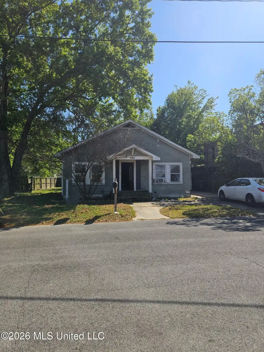 404 Convent Avenue, Pascagoula, MS 39567 - #2