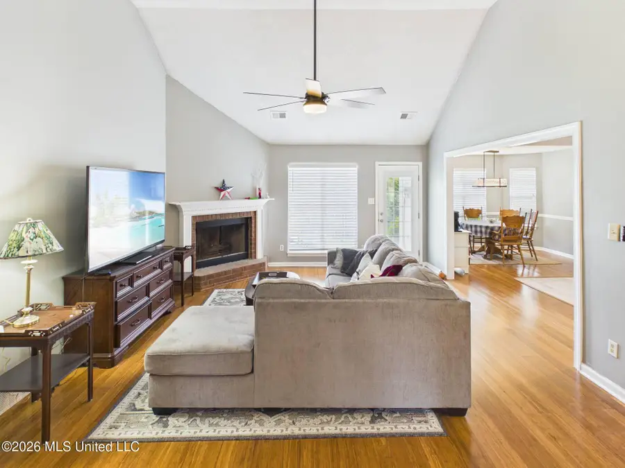 9290 Lakeside Drive, Olive Branch, MS 38654 - #2