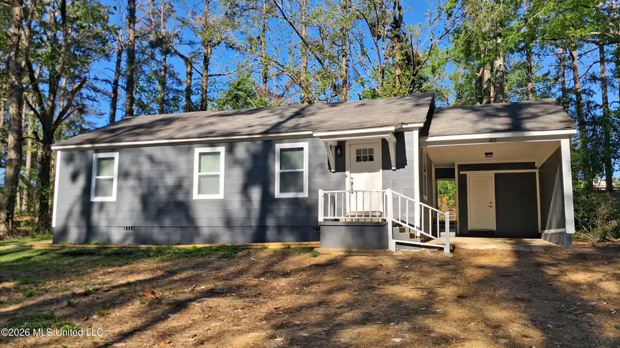 411 Willa Street, Batesville, MS 38606 - #3