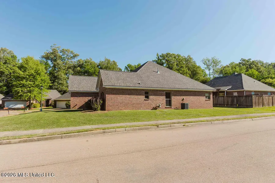 100 Woodbine Court, Canton, MS 39046 - #2