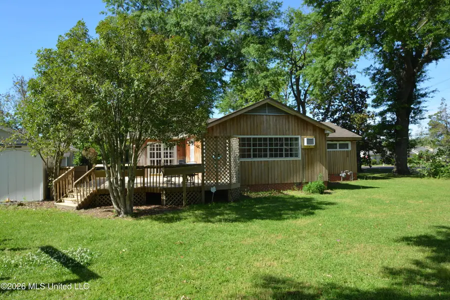 407 E 16th Street, Yazoo City, MS 39194 - #3
