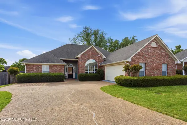 121 Lake Pointe Drive, Pearl, MS 39208
