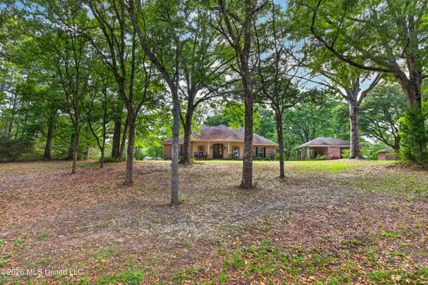 16123 Lake Drive W, Vancleave, MS 39565