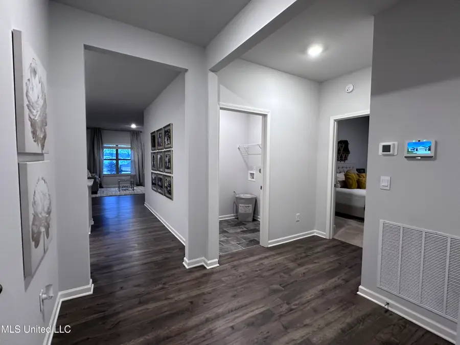 49 S Thorn Tree Street, Byhalia, MS 38611 - #3