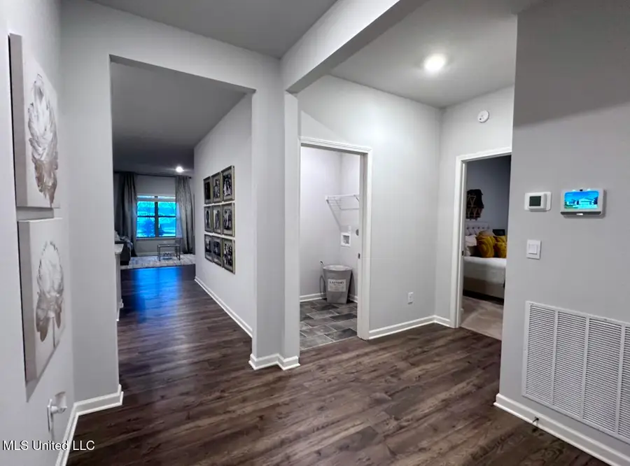 61 S Thorn Tree Street, Byhalia, MS 38611 - #3