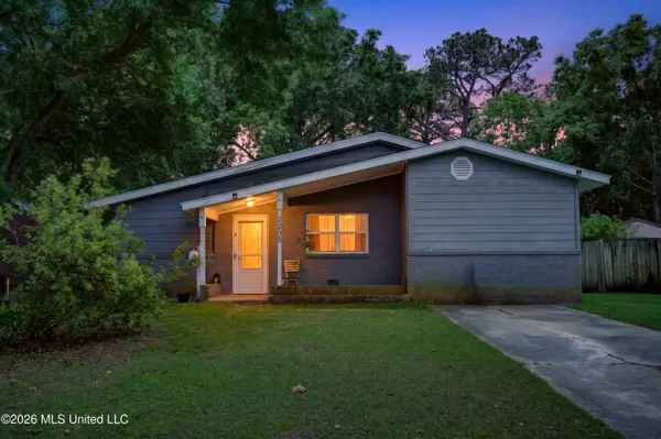 2208 Kingsberry Avenue, Pascagoula, MS 39567