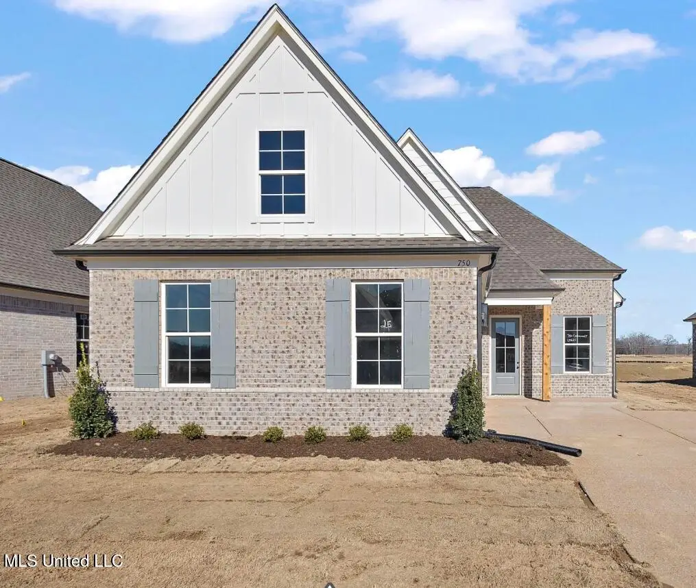 842 Coahoma Court, Nesbit, MS 38651 - #1