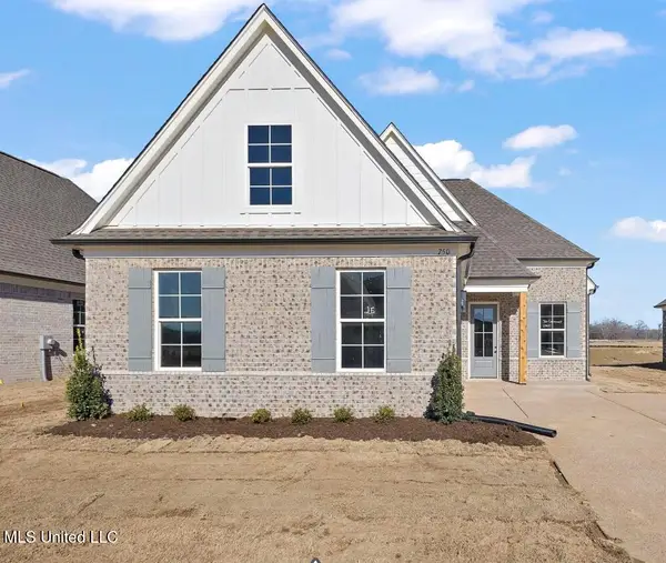 842 Coahoma Court, Nesbit, MS 38651