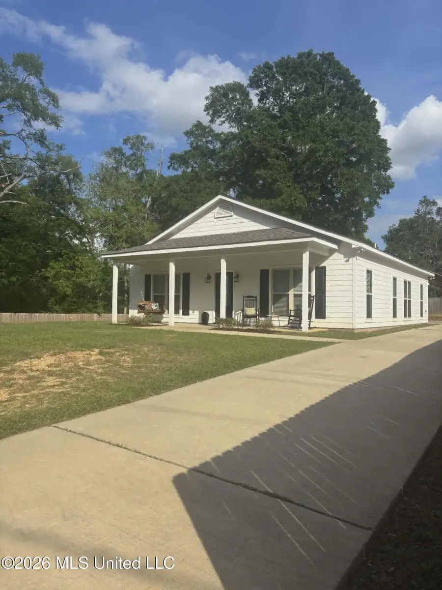1082 E Railroad Avenue, Wesson, MS 39191 - #2