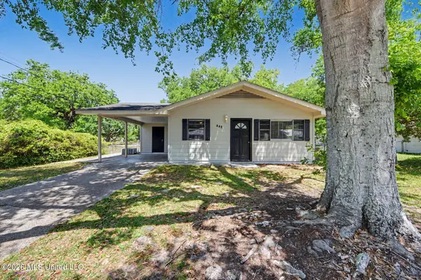 442 Woody Circle, Ocean Springs, MS 39564