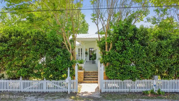 328 Easterbrook Street, Bay Saint Louis, MS 39520