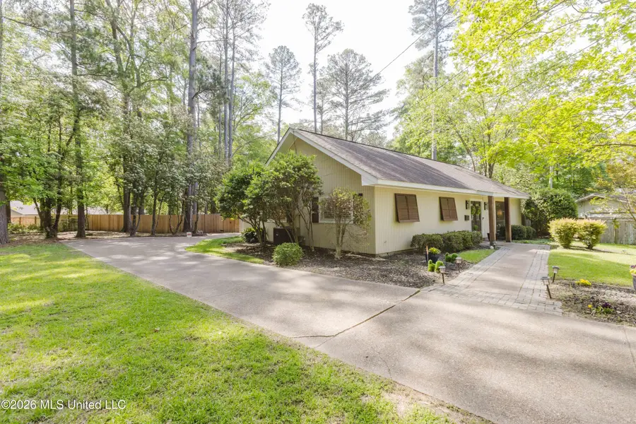 5247 Suffolk Circle, Jackson, MS 39211 - #3