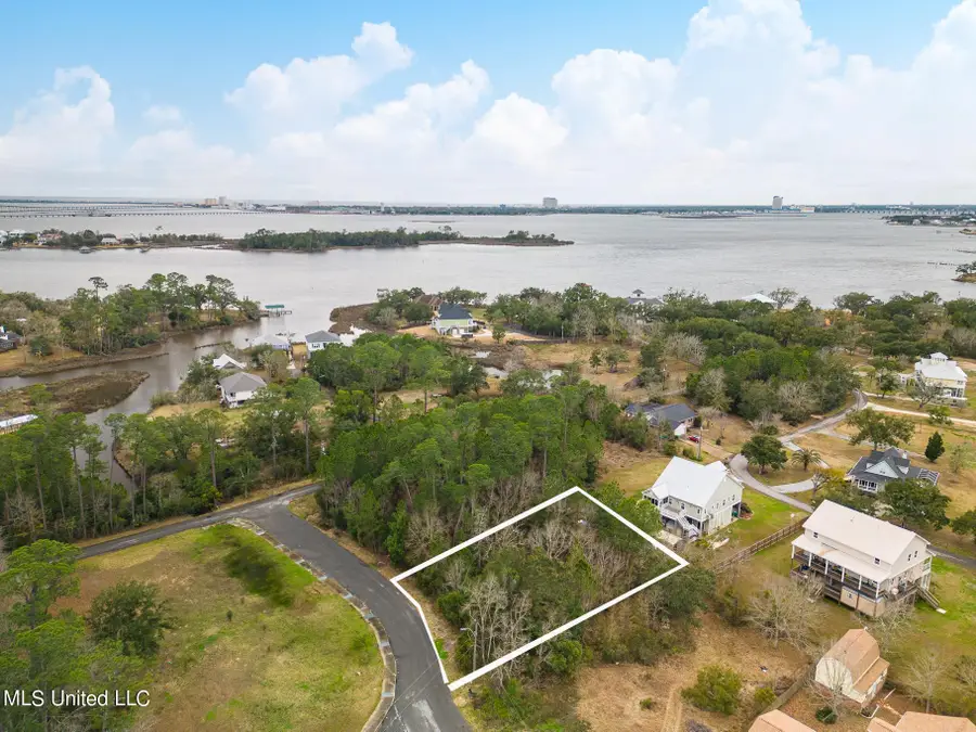 6205 Hermosa Drive, Ocean Springs, MS 39564 - #2