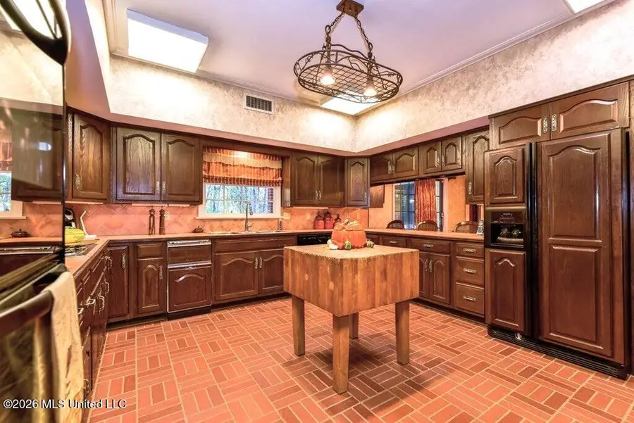 111 Woodhaven Drive, Natchez, MS 39120 - #2