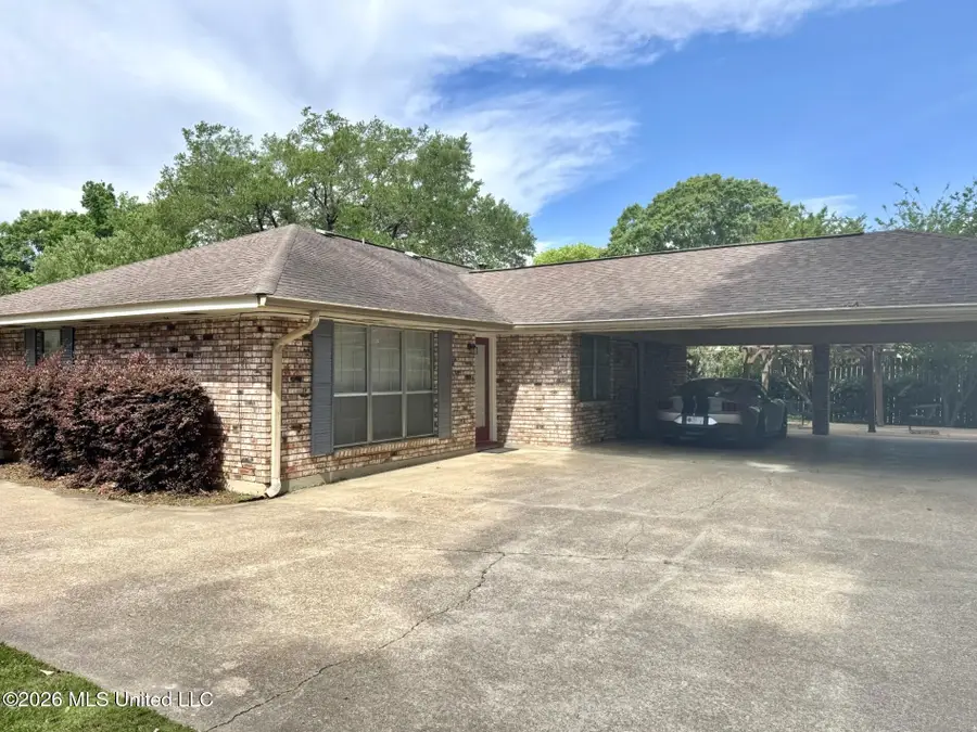 109 N Meadow Road, Natchez, MS 39120 - #3