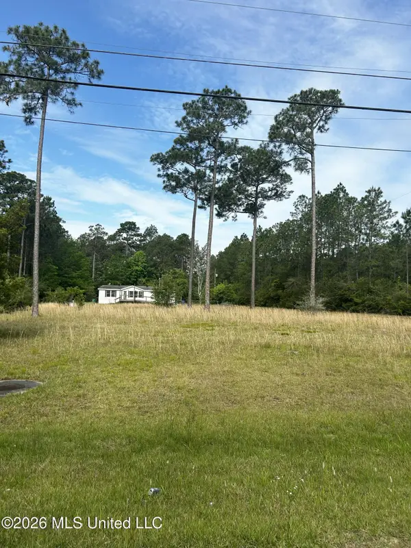 13723 Foxrun Drive, Vancleave, MS 39565