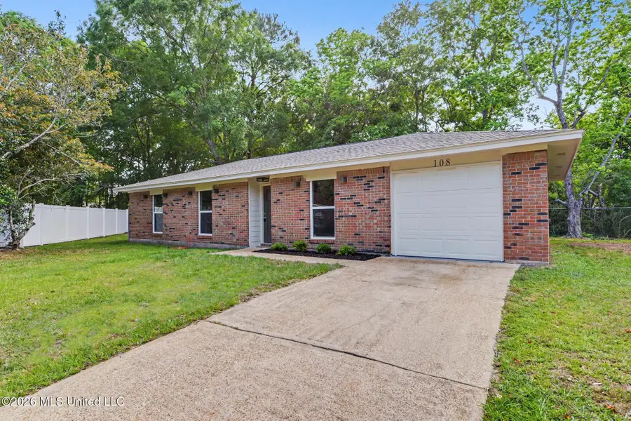 108 Vicksburg Place, Ocean Springs, MS 39564 - #2