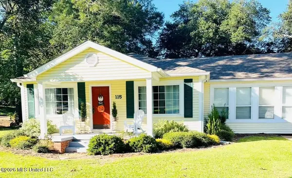 115 NW 4th Street, Magee, MS 39111