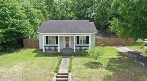 527 W New York Avenue, McComb, MS 39648