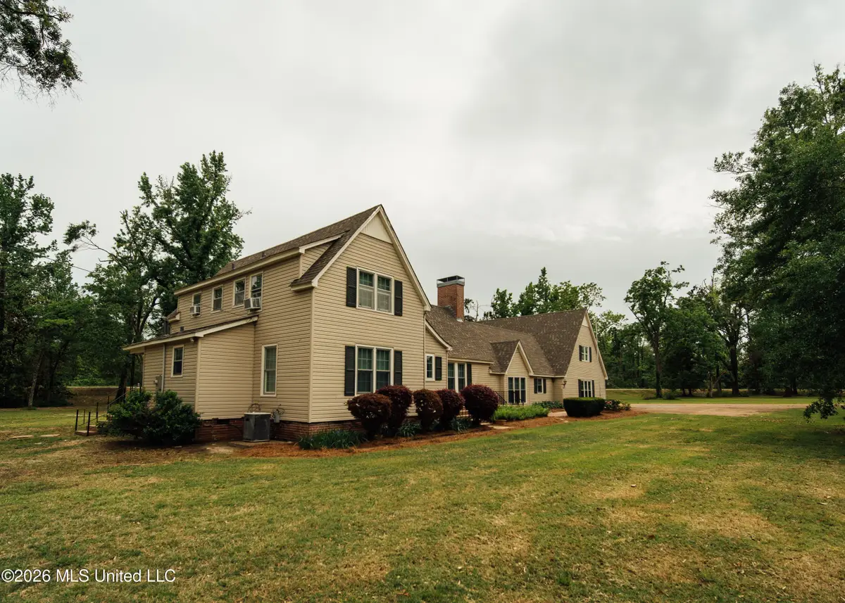 902 Mound Street, Belzoni, MS 39038 - #1