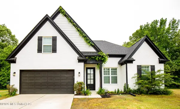 240 Crimsonwood Drive, Byhalia, MS 38611